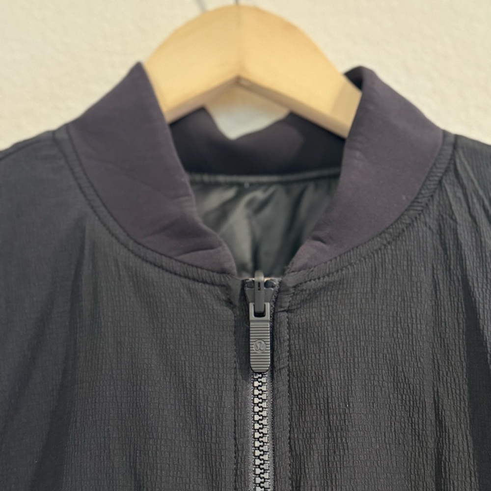Lululemon Non-Stop Bomber Jacket Textured in
Black Size 10 - Picture 8 of 10